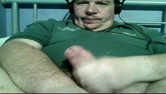 Snapshot of mrhardcock12 chatting on February 17, 2026, 9:45 pm mrhardcock12 online show from February 17, 2026, 9:45 pm