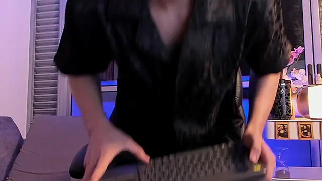 Snapshot of Valentino_ceratti chatting on February 26, 2026, 10:04 am Valentino ceratti online show from February 26, 2026, 10:04 am