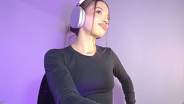 alina lee online show from May 19, 2026, 1:10 am