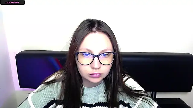 Snapshot of LiliaErmi chatting on June 2, 2026, 6:57 am LiliaErmi online show from June 2, 2026, 6:57 am