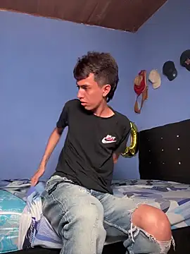 Juan Gomezz26 online show from February 4, 2026, 11:55 pm