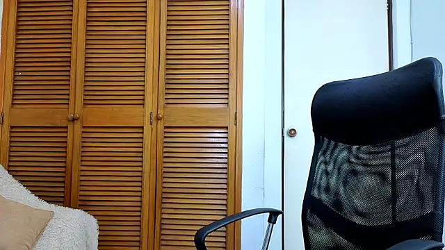 Snapshot of King_meruem chatting on February 10, 2026, 8:19 pm King meruem online show from February 10, 2026, 8:19 pm