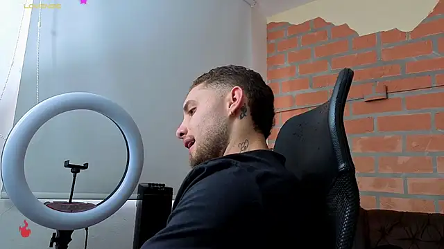 Snapshot of King_meruem chatting on February 25, 2026, 8:19 pm King meruem online show from February 25, 2026, 8:19 pm