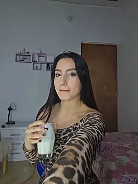 Snapshot of Esmeralda_Rossi chatting on February 15, 2026, 6:25 am Esmeralda Rossi online show from February 15, 2026, 6:25 am