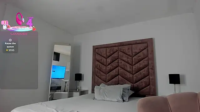 Snapshot of Scarlett__Noir chatting on January 6, 2026, 8:29 am Scarlett Noir online show from January 6, 2026, 8:29 am