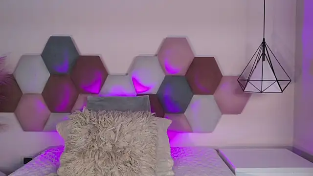 Snapshot of PaulinaSaint chatting on January 16, 2026, 6:56 pm PaulinaSaint online show from January 16, 2026, 6:56 pm