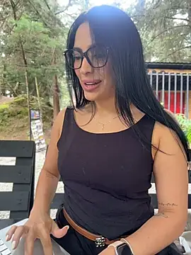 ValeriaTorress  online show from April 29, 2026, 6:47 pm