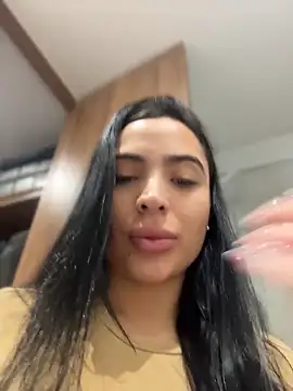 ValeriaTorress  online show from April 15, 2026, 1:15 pm