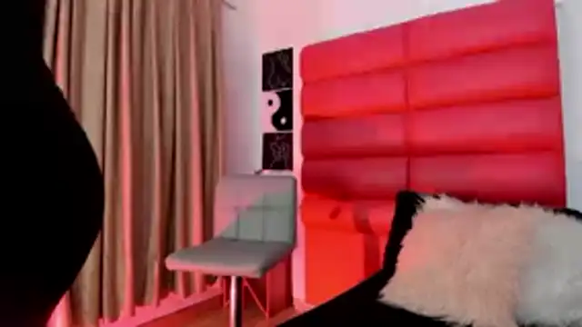 Oliviamonroex18 online show from February 17, 2026, 5:05 am