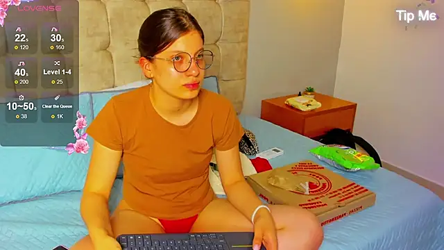 Lilie petite online show from January 9, 2026, 11:44 pm