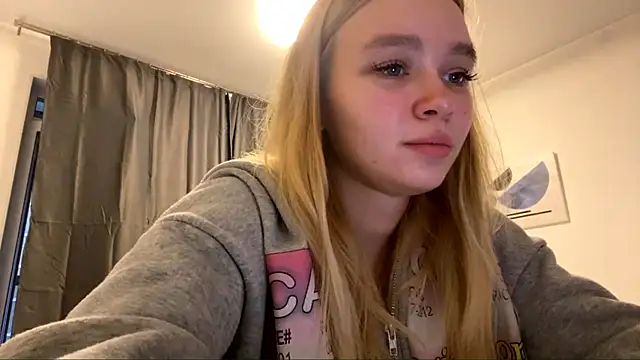 Snapshot of Leifuture chatting on May 3, 2026, 5:49 pm Leifuture online show from May 3, 2026, 5:49 pm