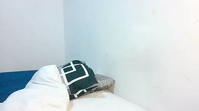 Sthefanyx2 online show from April 2, 2026, 1:02 am