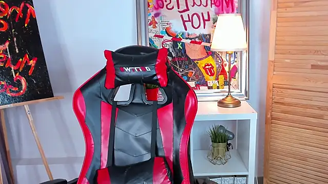 Snapshot of katymeaw chatting on April 6, 2026, 1:23 am katymeaw online show from April 6, 2026, 1:23 am