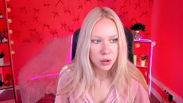 AprilChambers online show from December 16, 2025, 9:24 am