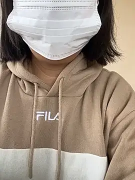 shiori dayo online show from December 20, 2025, 2:03 am