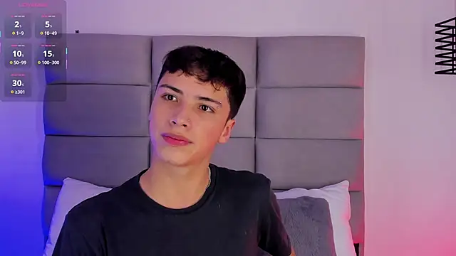 Snapshot of JoshClaarktt chatting on July 2, 2026, 4:07 am JoshClaarktt online show from July 2, 2026, 4:07 am