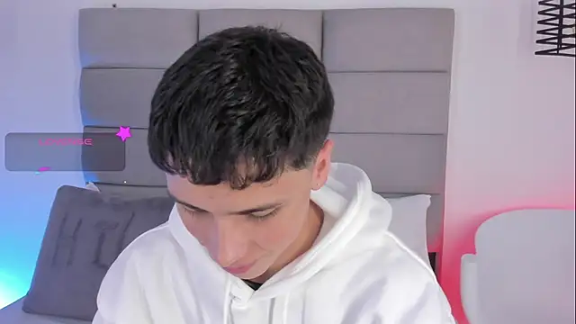 JoshClaarktt online show from April 11, 2026, 4:09 am