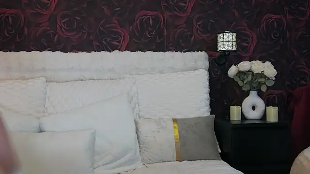 Snapshot of Leena_C chatting on February 11, 2026, 10:53 pm Leena C online show from February 11, 2026, 10:53 pm