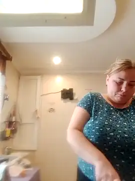 Snapshot of Momm_Lolaa chatting on January 14, 2026, 7:56 am Momm Lolaa online show from January 14, 2026, 7:56 am