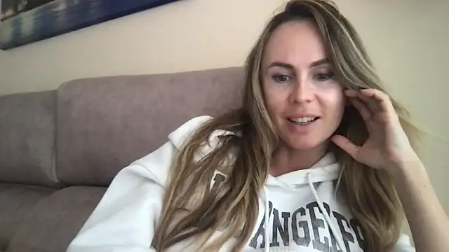 Snapshot of LeMilf chatting on March 8, 2026, 3:37 pm LeMilf online show from March 8, 2026, 3:37 pm