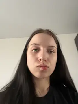 AlicePowells online show from May 30, 2026, 11:05 am