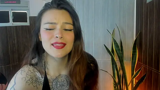 Snapshot of Adelaindiamond_ chatting on March 3, 2026, 12:12 pm Adelaindiamond online show from March 3, 2026, 12:12 pm