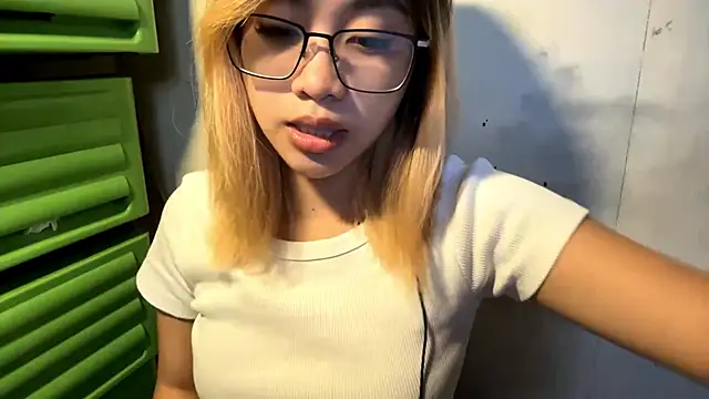 LenoraFrailey online show from January 9, 2026, 4:41 am