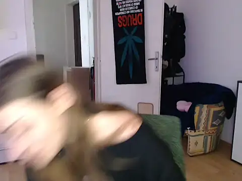 Snapshot of AlienforTwenty chatting on December 18, 2025, 9:25 am AlienforTwenty online show from December 18, 2025, 9:25 am