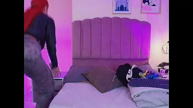 Snapshot of Celestee15_ chatting on December 19, 2025, 11:34 am Celestee15 online show from December 19, 2025, 11:34 am