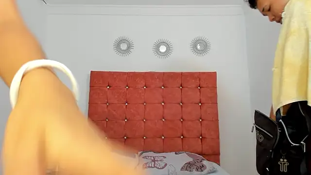 Beele and Evie online show from February 1, 2026, 12:14 pm