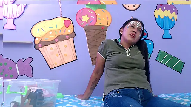 Snapshot of NOVAHOT98 chatting on December 21, 2025, 8:09 pm NOVAHOT98 online show from December 21, 2025, 8:09 pm