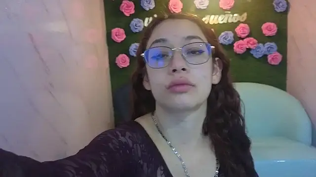 Kimberly23 a online show from February 16, 2026, 12:37 pm