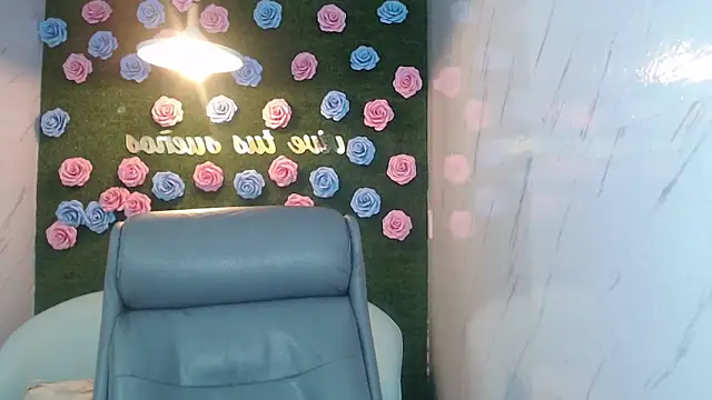 Kimberly23 a online show from January 17, 2026, 8:34 pm