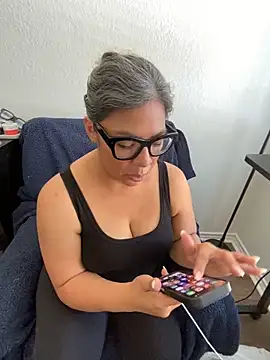 Snapshot of BettyWhispers chatting on March 15, 2026, 6:26 pm BettyWhispers online show from March 15, 2026, 6:26 pm