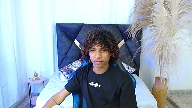 Snapshot of angelll18_ chatting on January 17, 2026, 8:45 pm angelll18 online show from January 17, 2026, 8:45 pm