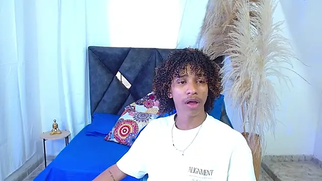 Snapshot of angelll18_ chatting on March 2, 2026, 9:11 pm angelll18 online show from March 2, 2026, 9:11 pm