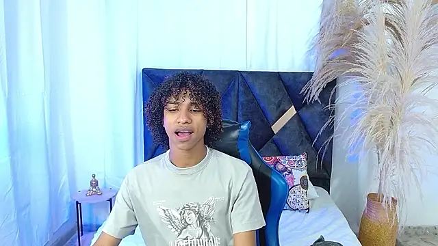 angelll18  online show from January 10, 2026, 8:26 pm