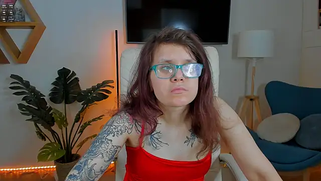 Snapshot of Ariell_Mini chatting on February 13, 2026, 7:25 pm Ariell Mini online show from February 13, 2026, 7:25 pm