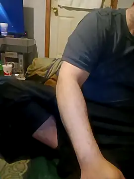 Snapshot of givr6inches chatting on May 7, 2026, 3:22 am givr6inches online show from May 7, 2026, 3:22 am