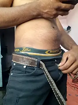 suhxil79 online show from May 5, 2026, 4:37 am