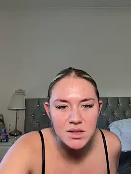 Snapshot of Golidelovee chatting on December 20, 2025, 2:20 pm Golidelovee online show from December 20, 2025, 2:20 pm