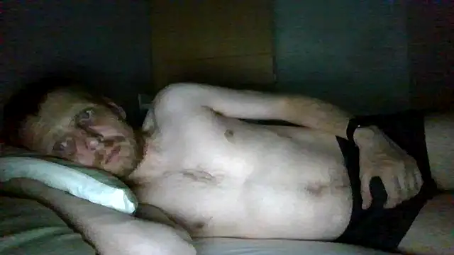 CrookedBunk3527 online show from June 30, 2026, 7:47 pm