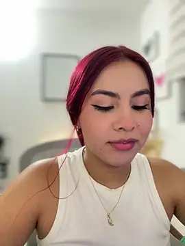 Zarahs Blare1 online show from December 23, 2025, 2:33 am