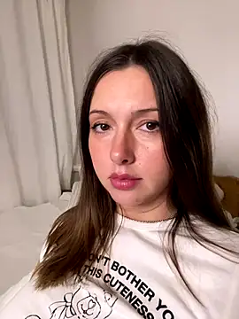 makemecumbb  online show from December 16, 2025, 7:07 pm