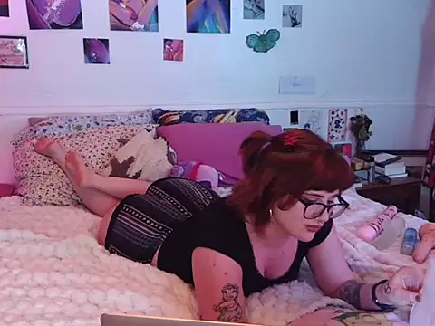 lolanextdoor1 online show from January 8, 2026, 3:40 pm