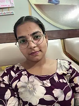 Snapshot of Himani_0122 chatting on June 13, 2026, 9:07 am Himani 0122 online show from June 13, 2026, 9:07 am