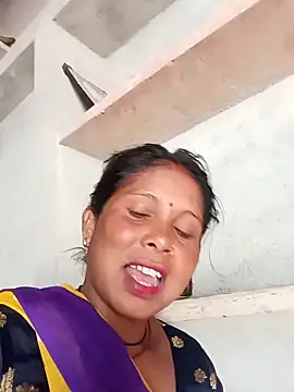 Snapshot of Shreya_pandit chatting on April 18, 2026, 6:16 am Shreya pandit online show from April 18, 2026, 6:16 am