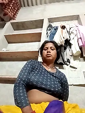 Snapshot of Shreya_pandit chatting on May 8, 2026, 11:41 pm Shreya pandit online show from May 8, 2026, 11:41 pm