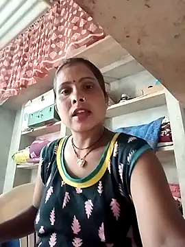 Snapshot of Shreya_pandit chatting on April 30, 2026, 6:09 am Shreya pandit online show from April 30, 2026, 6:09 am