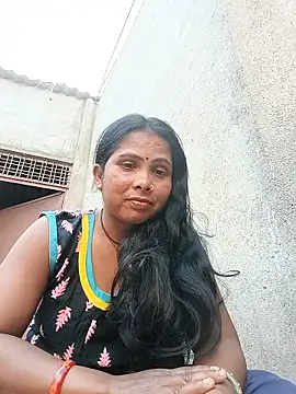 Snapshot of Shreya_pandit chatting on May 6, 2026, 12:20 pm Shreya pandit online show from May 6, 2026, 12:20 pm